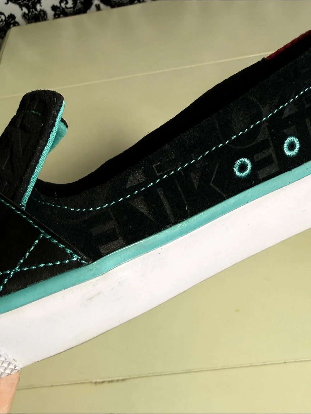 Nike 6.0 Balsa slip-on Loafer with black suede